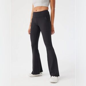 Outdoor Voices SuperForm Rib Flare Pant